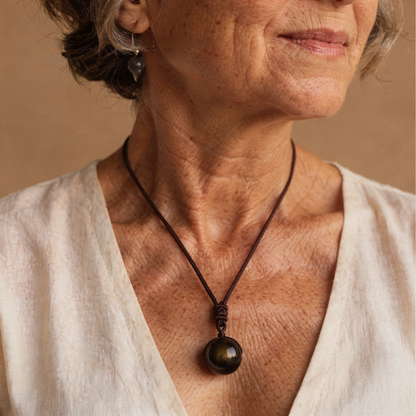 Obesek »Sfera« iz zlatnega obsidijana